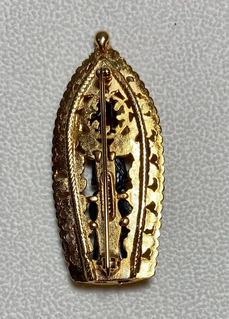 佛像胸针 — 石榴石 (2)