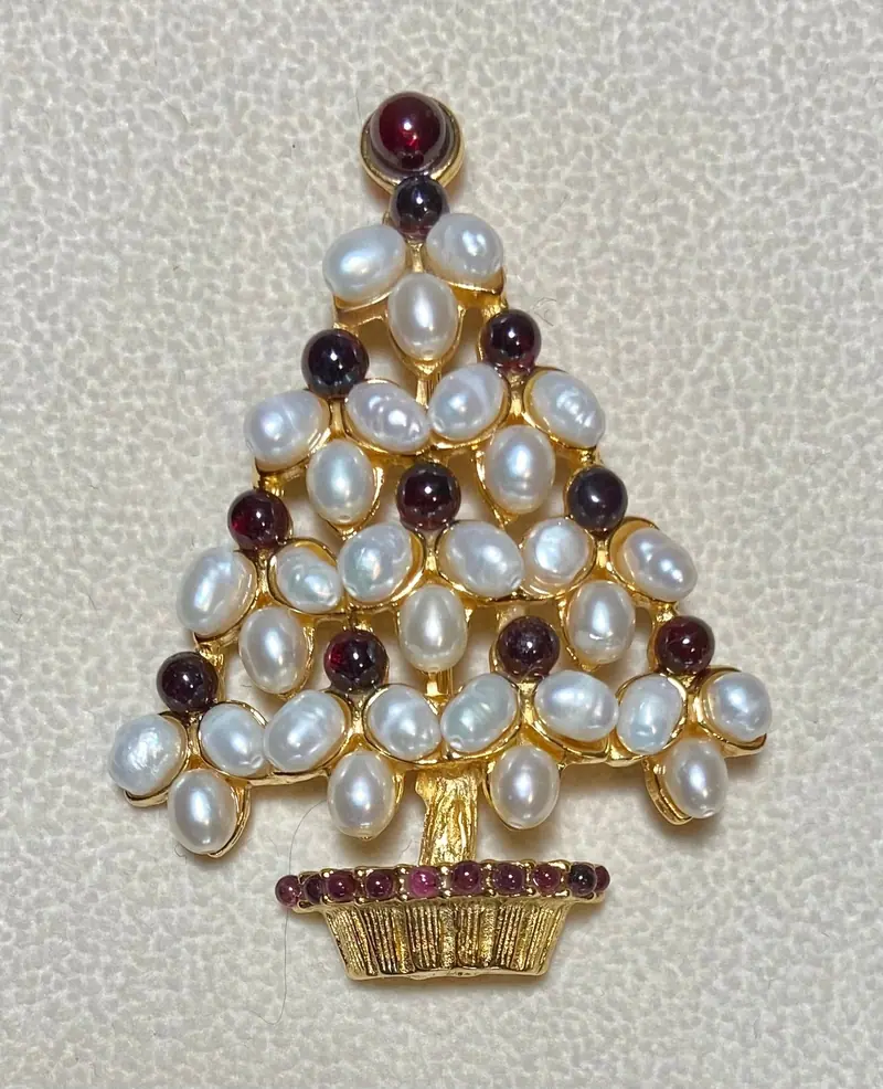 Christmas Tree Brooch — Freshwater Pearl, Garnet, Peridot