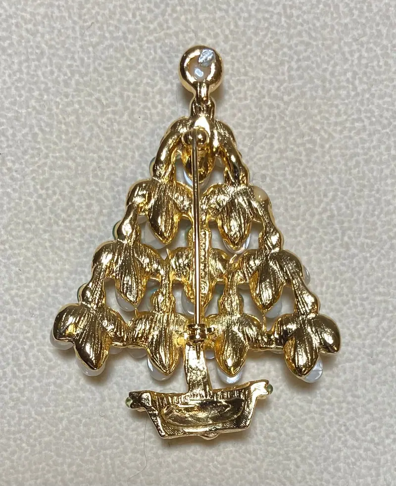 Christmas Tree Brooch — Freshwater Pearl, Garnet, Peridot (2)