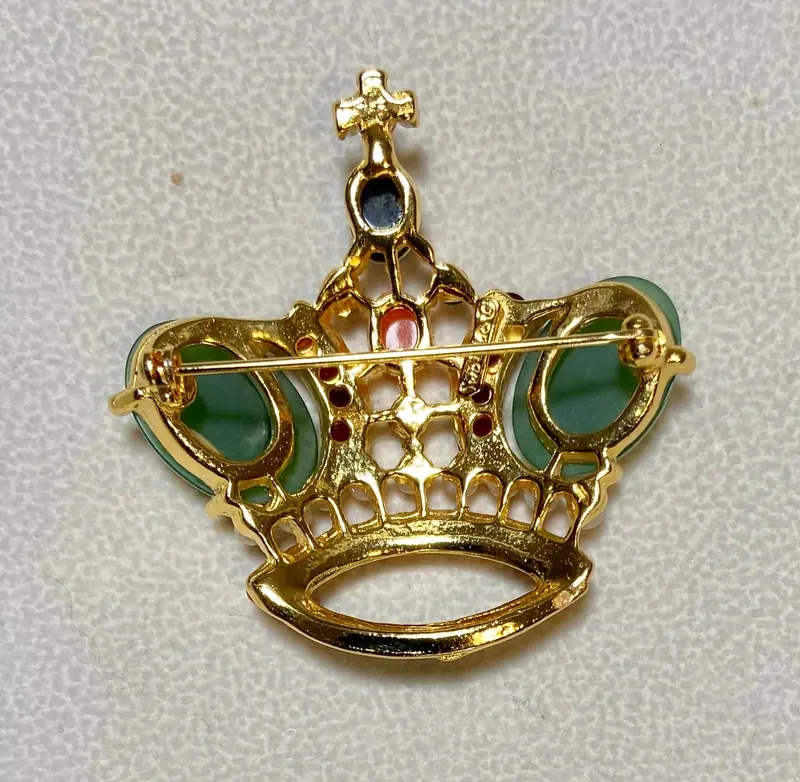 Crown Brooch — Jade, Doublet Opal, Moonstone, Garnet, Peridot, Green Onyx, Coral, Pearl (2)