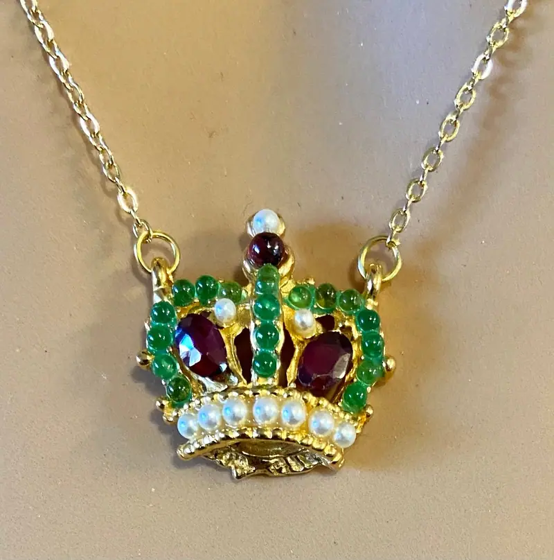 Crown Pendant — Garnet, Peridot, Pearl (3)