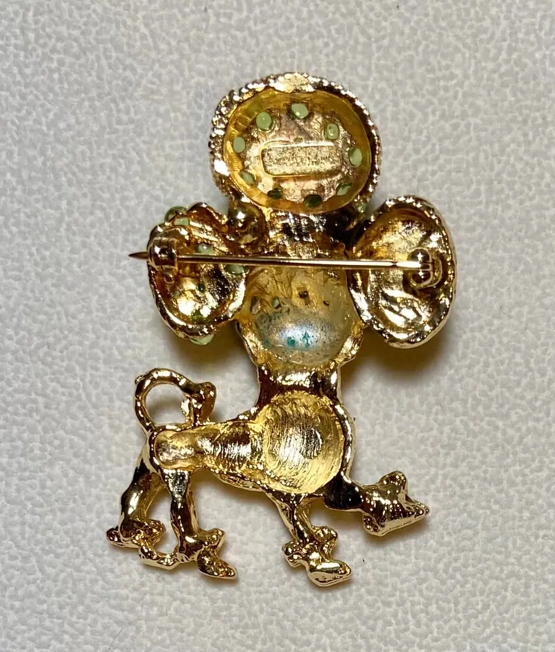 Dog Brooch — Peridot, Coral Eyes (2)