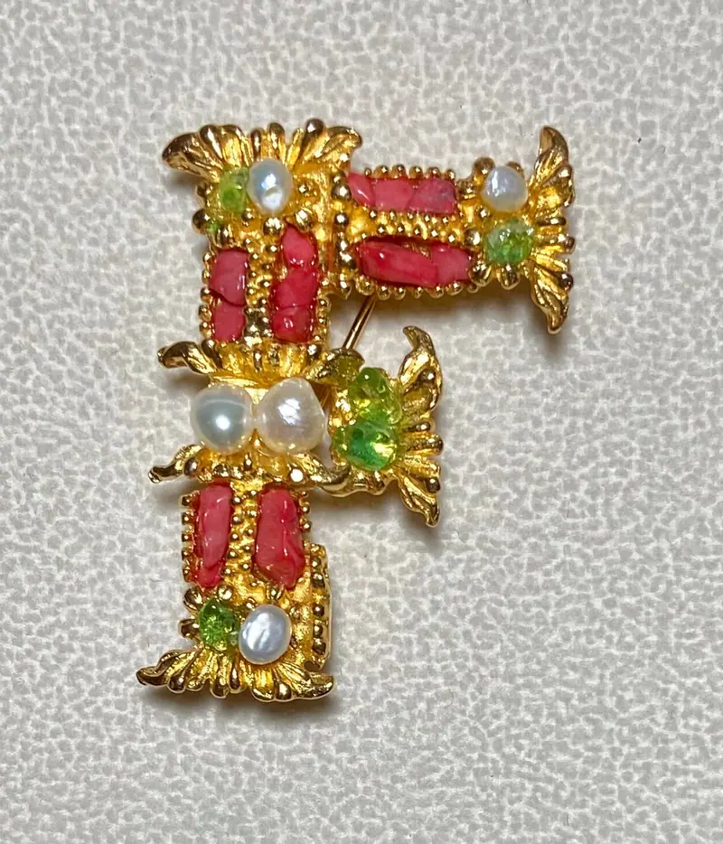 "F" Initial Brooch — Howlite, Peridot, Freshwater Pearl