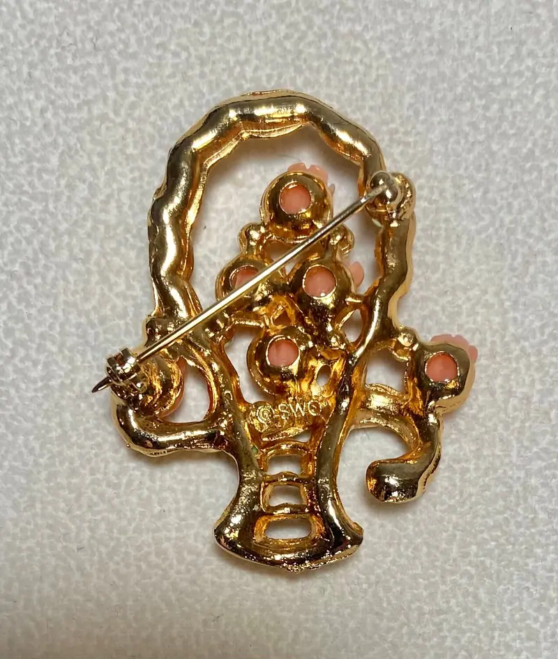 Flower Basket Brooch — Coral, Peridot (2)