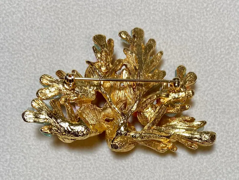 Flower Brooch — Coral, Aventurine (2)