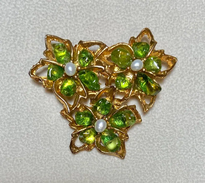 Flower Brooch — Peridot, Freshwater Pearl