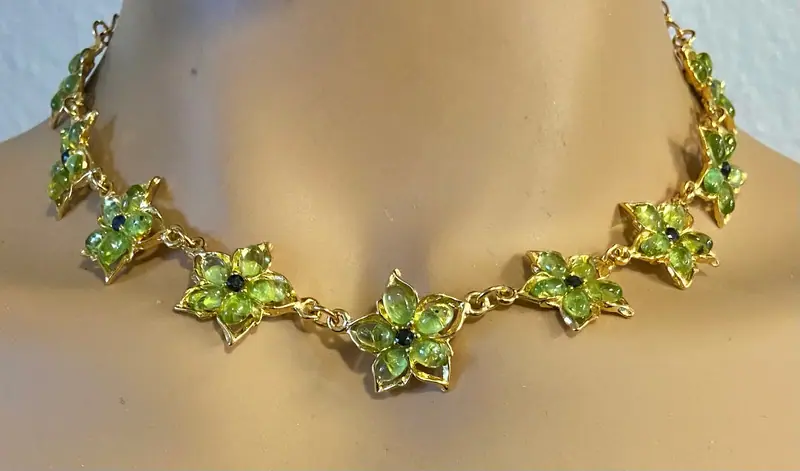 Flower Necklace — Peridot, Sapphire (2)