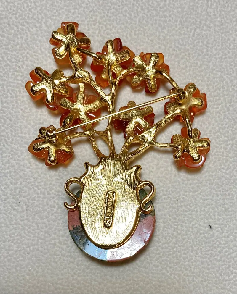 Flower Vase Brooch — Carnelian, Pearl and Jasper (2)