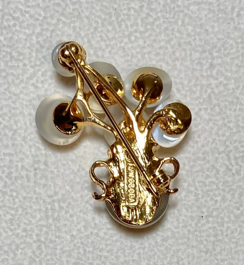Flower Vase Brooch — Moonstone (2)