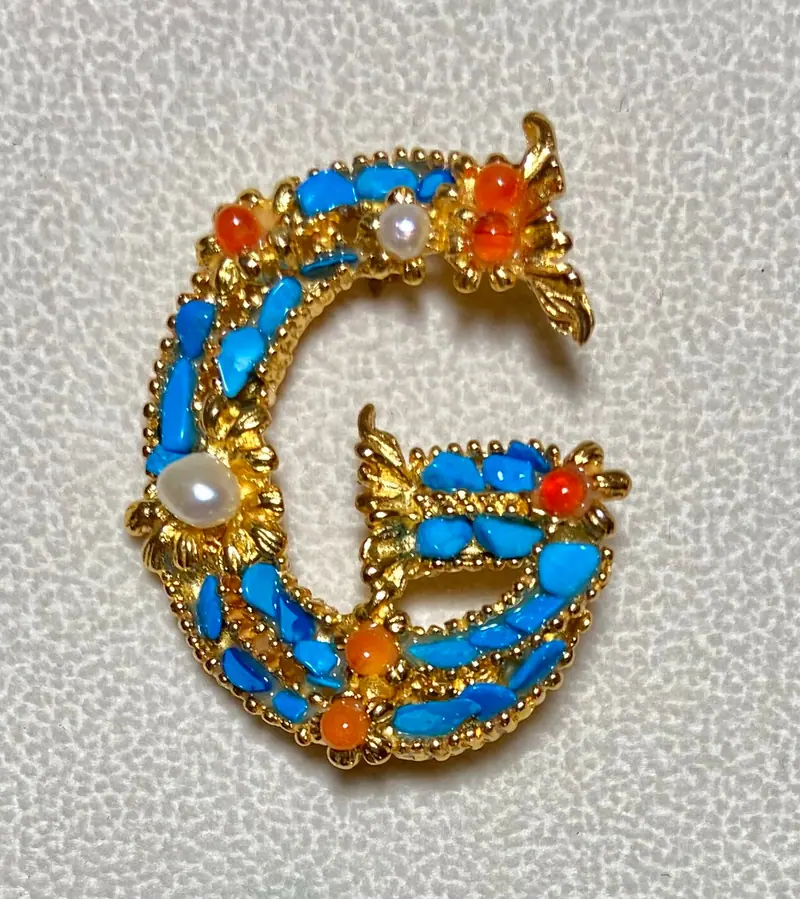 "G" Initial Brooch — Howlite, Carnelian, Freshwater Pearl