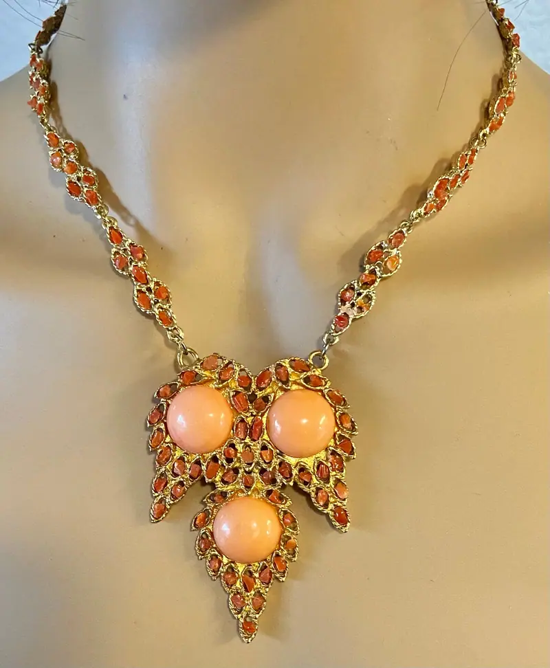 Swoboda Necklace — Coral (4)