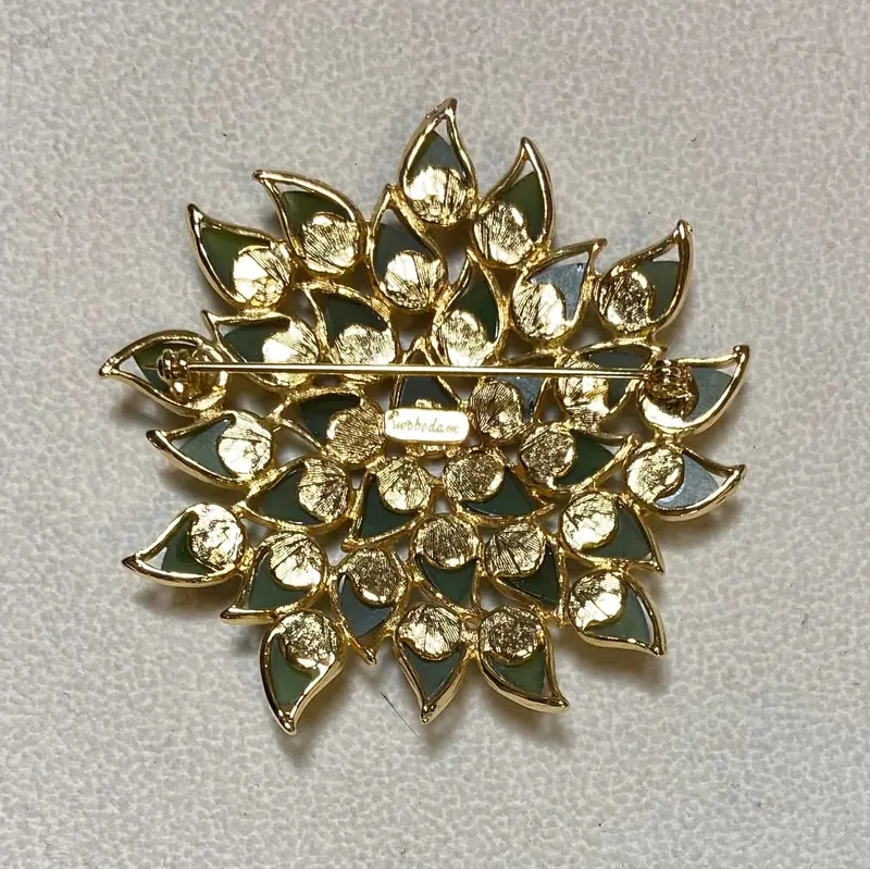 Starburst Brooch — Jade (2)