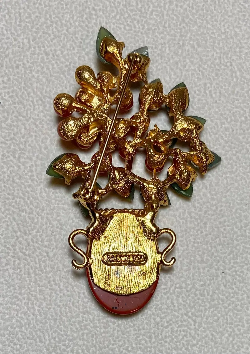 Vase Flower Brooch — Jade, Carnelian, Jasper (2)
