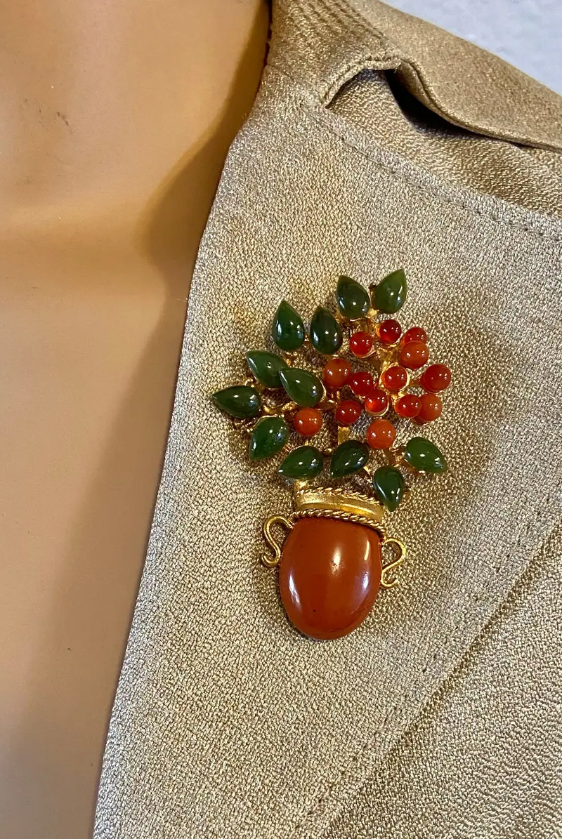 Vase Flower Brooch — Jade, Carnelian, Jasper (3)