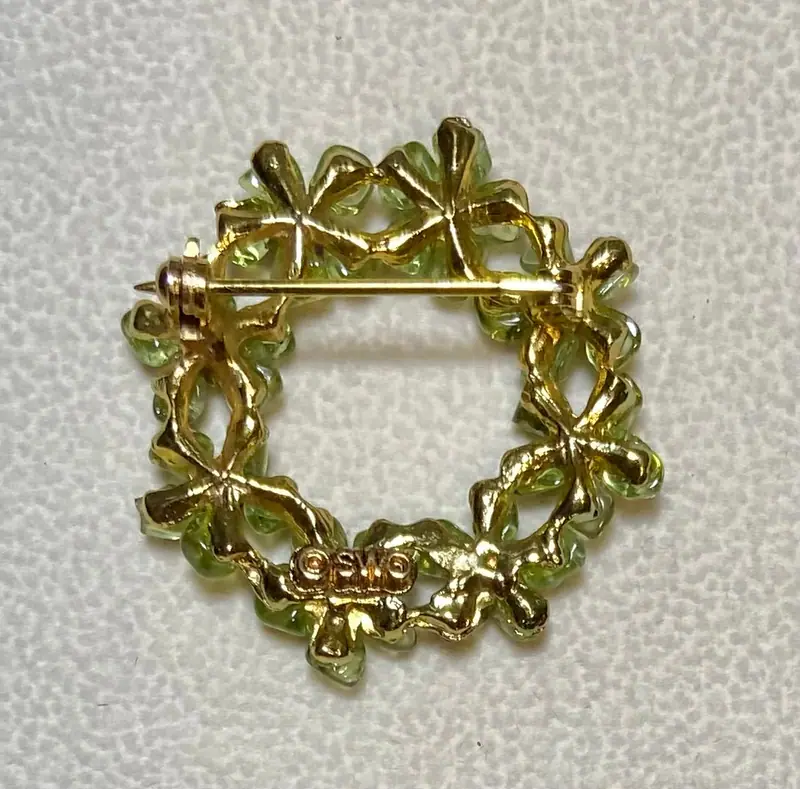 Wreath Brooch — Peridot, Ruby (2)